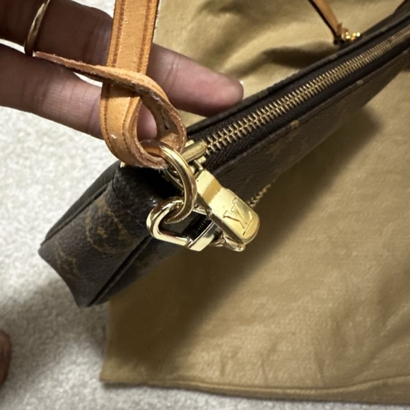 Louis vuitton pochette accessoires - Picture 10 of 11